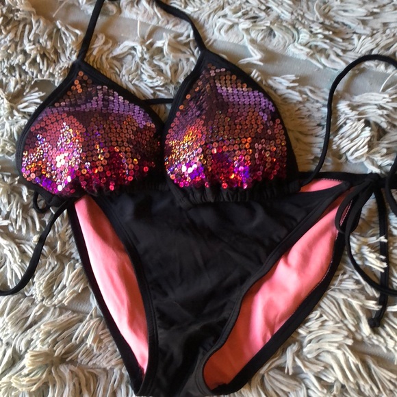 Women’s bikini - Picture 3 of 3